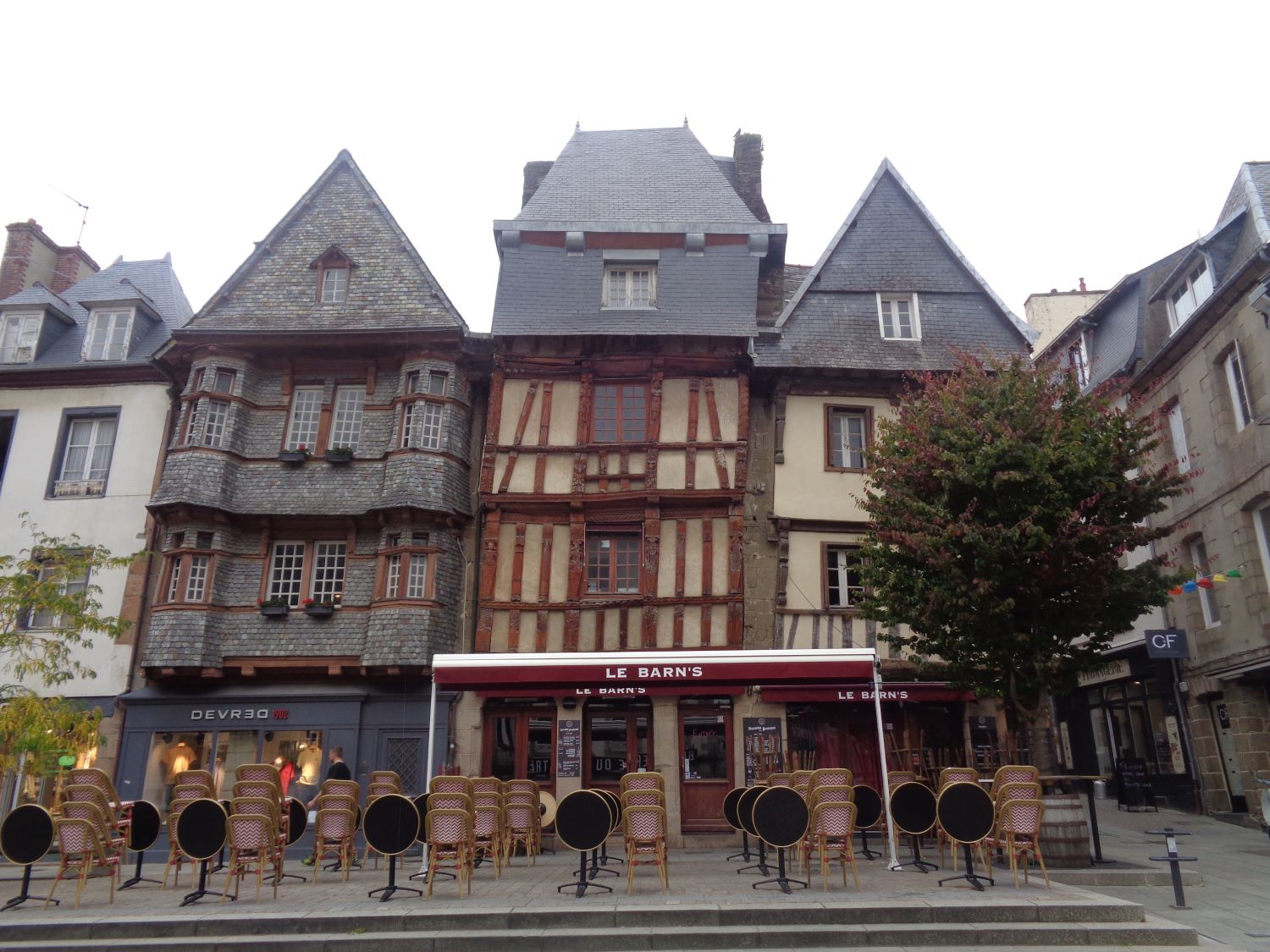 Lannion pl du Gen Leclerc wooden houses barns sep24