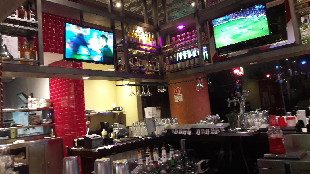 mex TGIF dining room universidad sep18