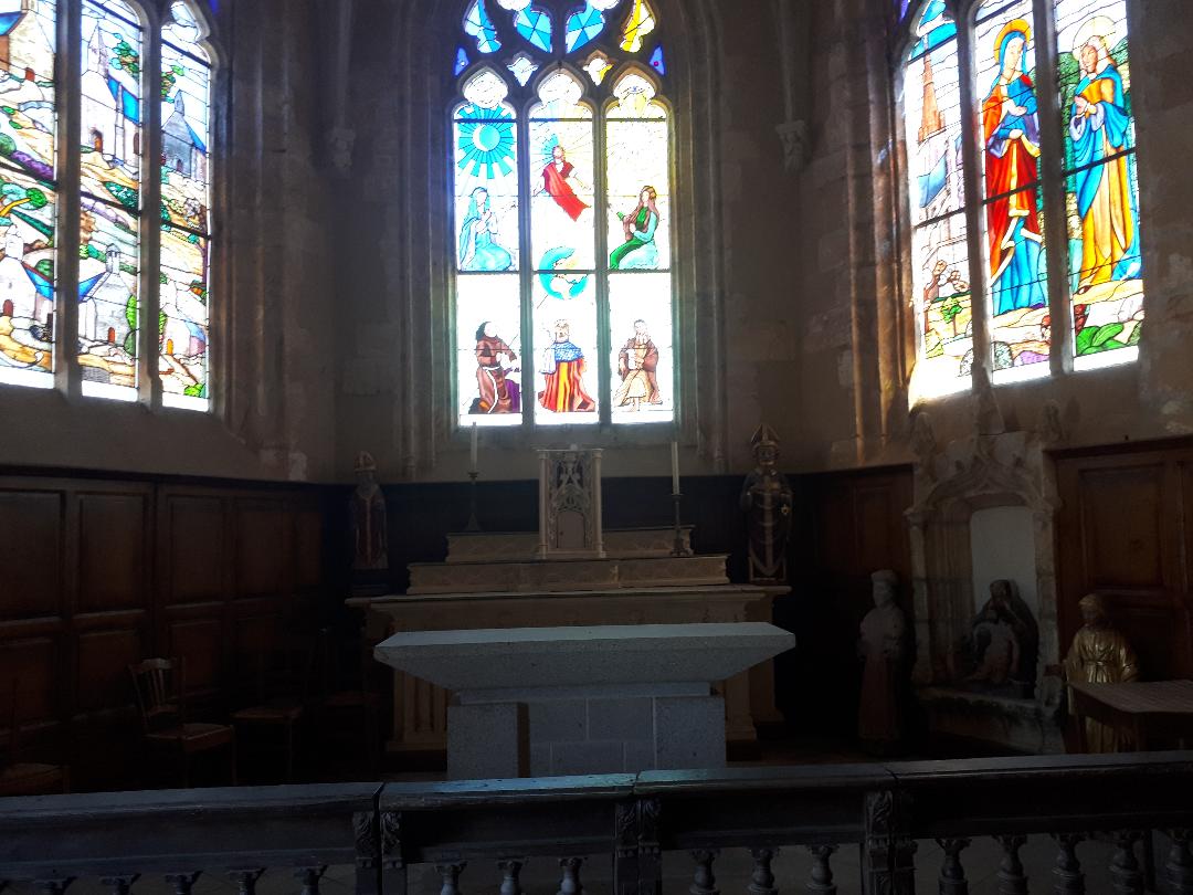 plumergat-chapelle-de-la-trinite-altar-aug20