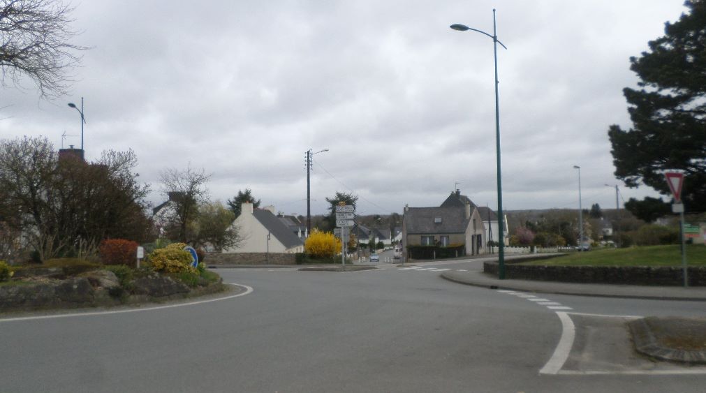 pluvigner-d768-traffic-circle-to-bieuzy-lanvaux-oct16