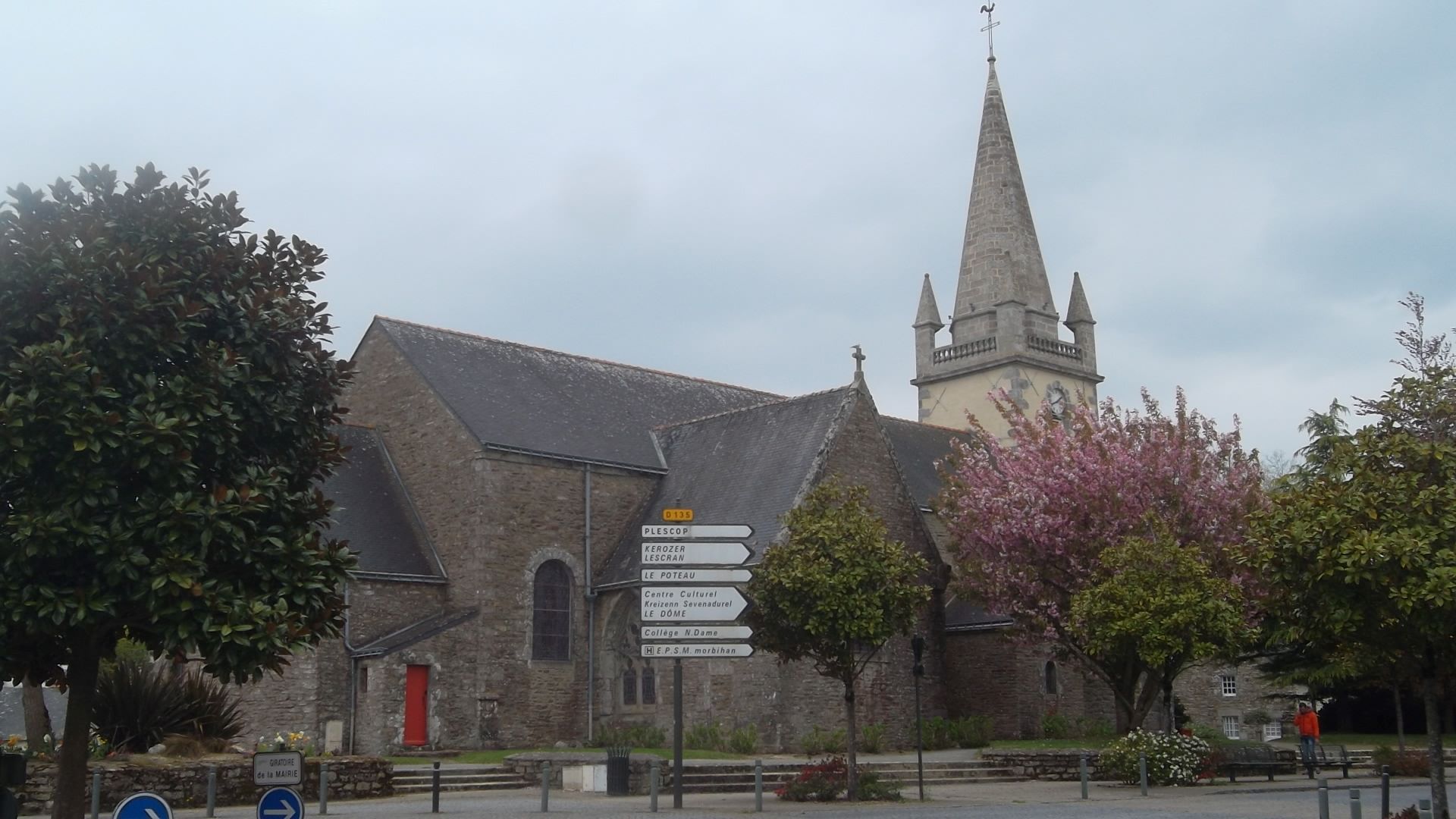 saint-ave-ch-st-gervais-and-st-protais-back-my13