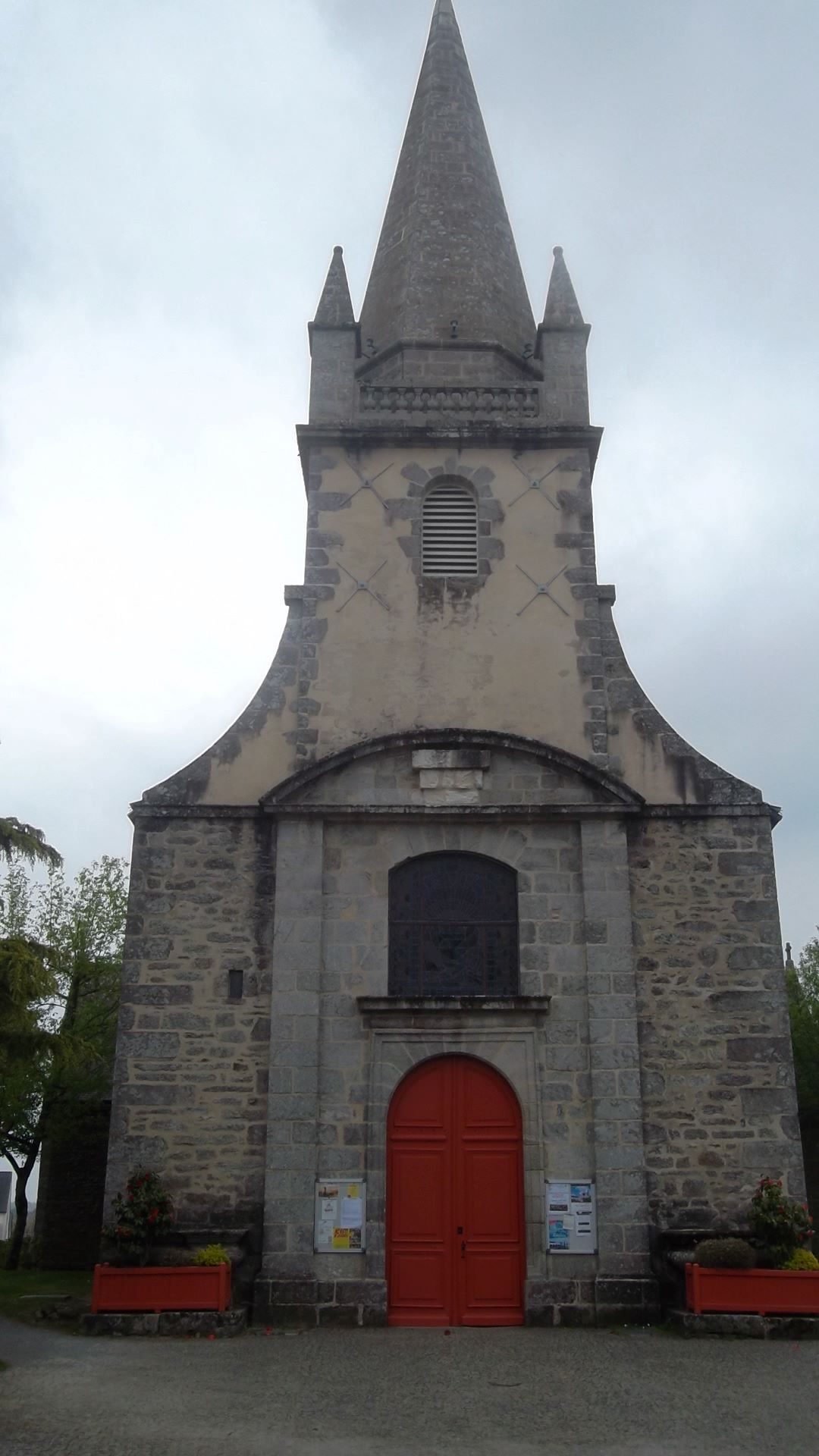 saint-ave-ch-st-gervais-and-st-protais-front-my13