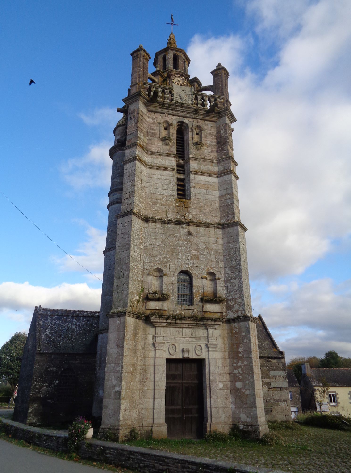 Bon Repos sur Blavet ch Saint Gildas Laniscat belltower front oct24