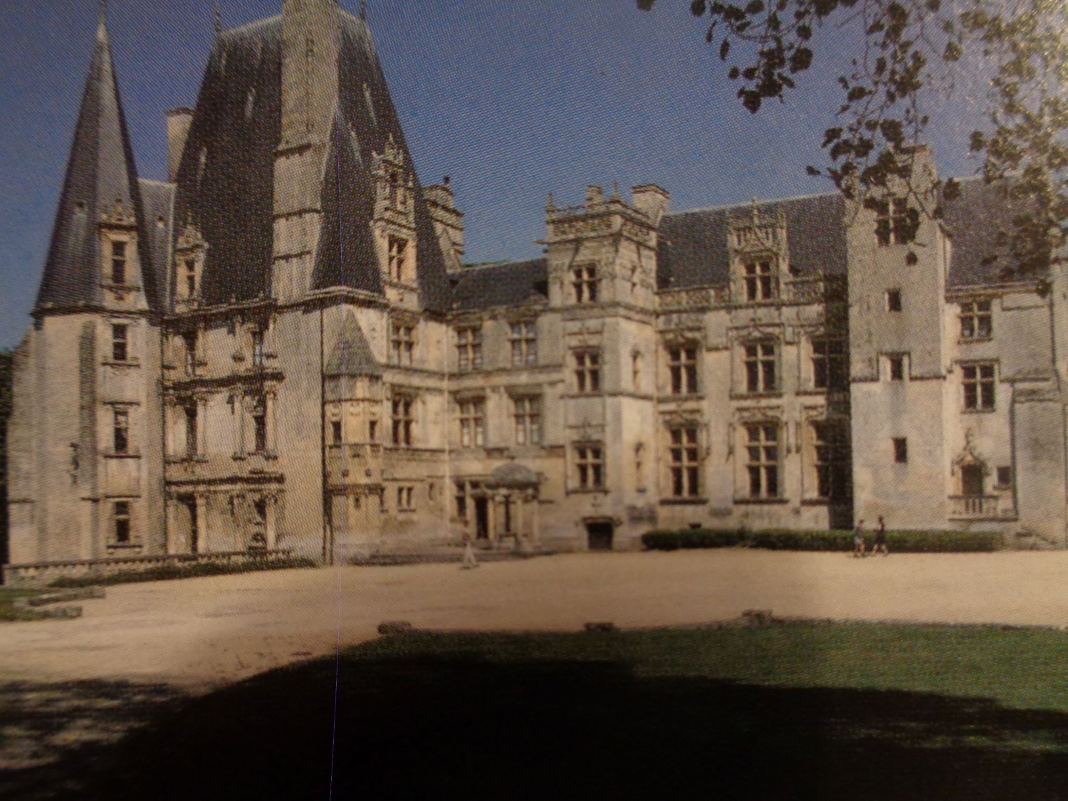 Château de Fontaine-Henry arriv c2008