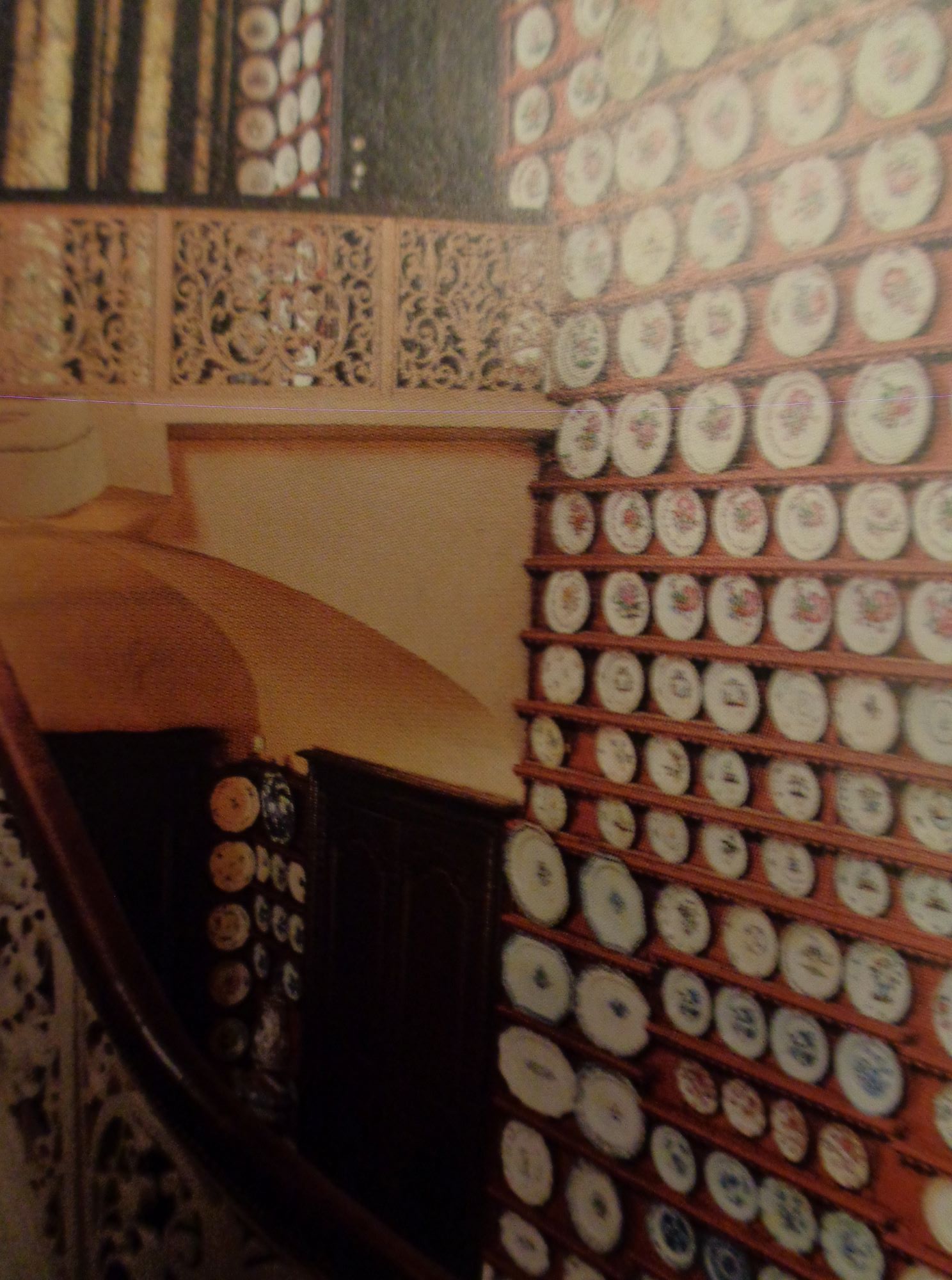 Château de Maupas collection 880 plates c2008