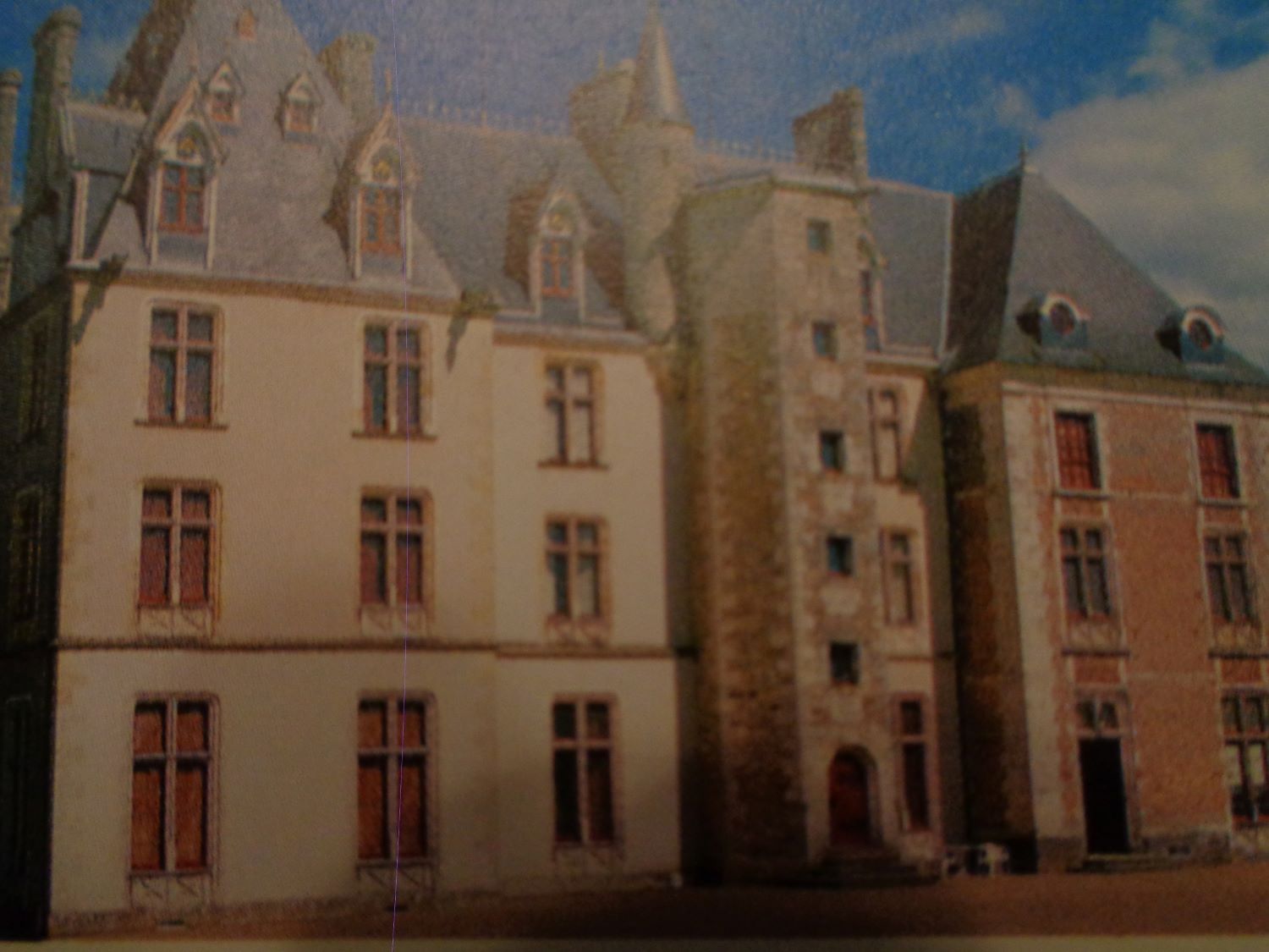 Château de Maupas front c2008