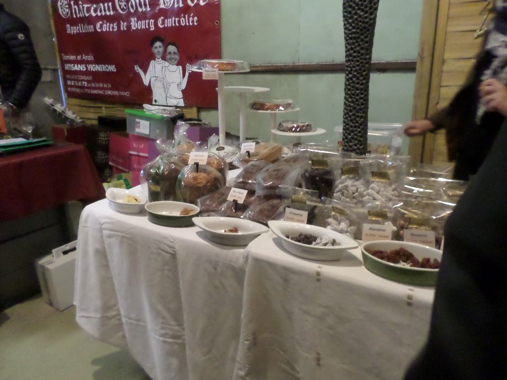 Clisson domaine du grand air wine and choco candies macaroons nov17