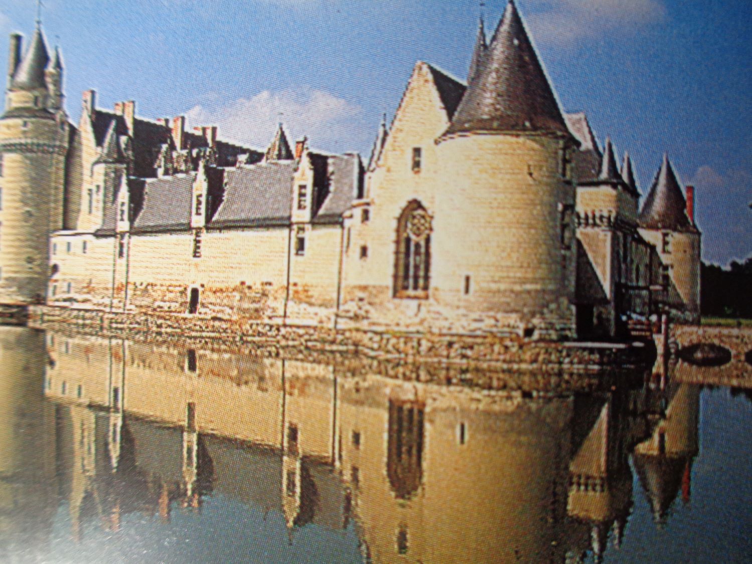 Écuillé Château de Plessis Bourré c2005