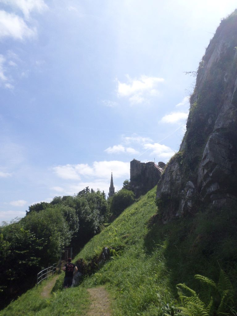 la-roc-maurice-castle-back-to-ch-st-yves-belltower-jul17