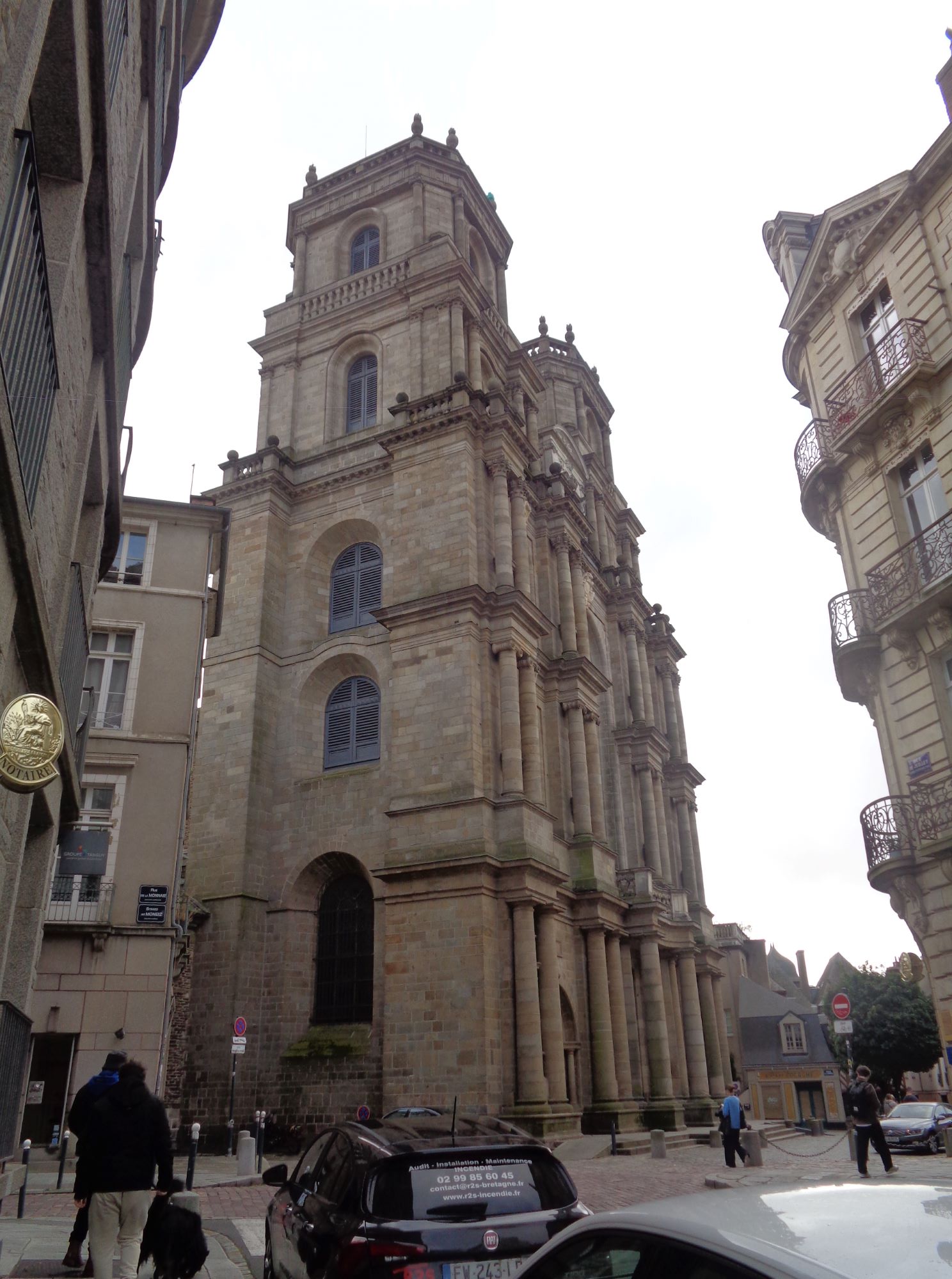 Rennes Cat Saint Pierre belltower arriv oct24