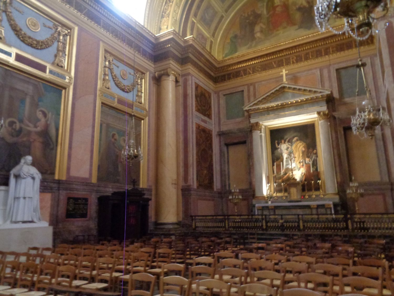 Rennes Cat Saint Pierre chapel altar to Sainte Anne shows St Pierre oct24