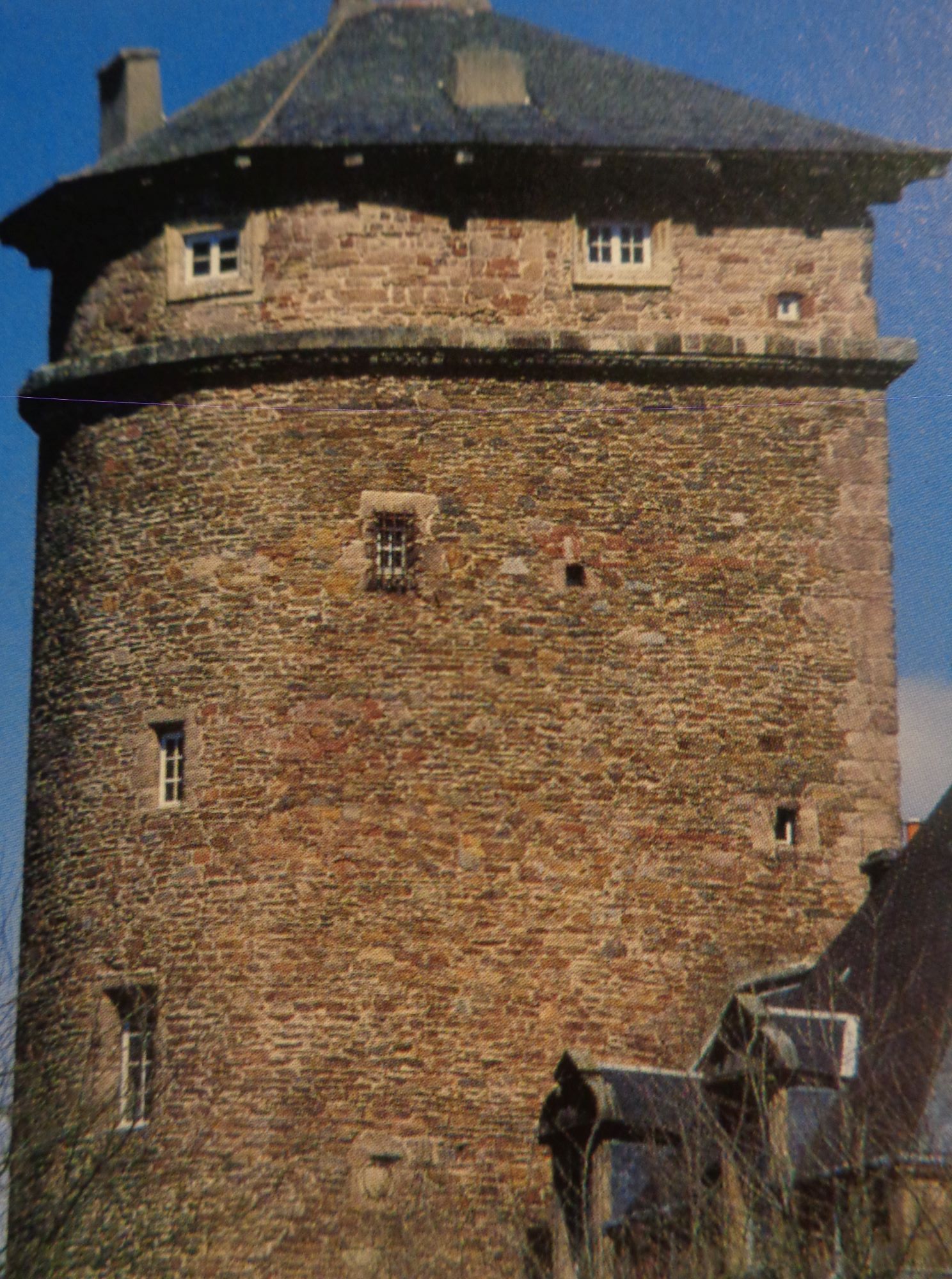 Rodez tour Corbiéres cor palais episcopal c2007