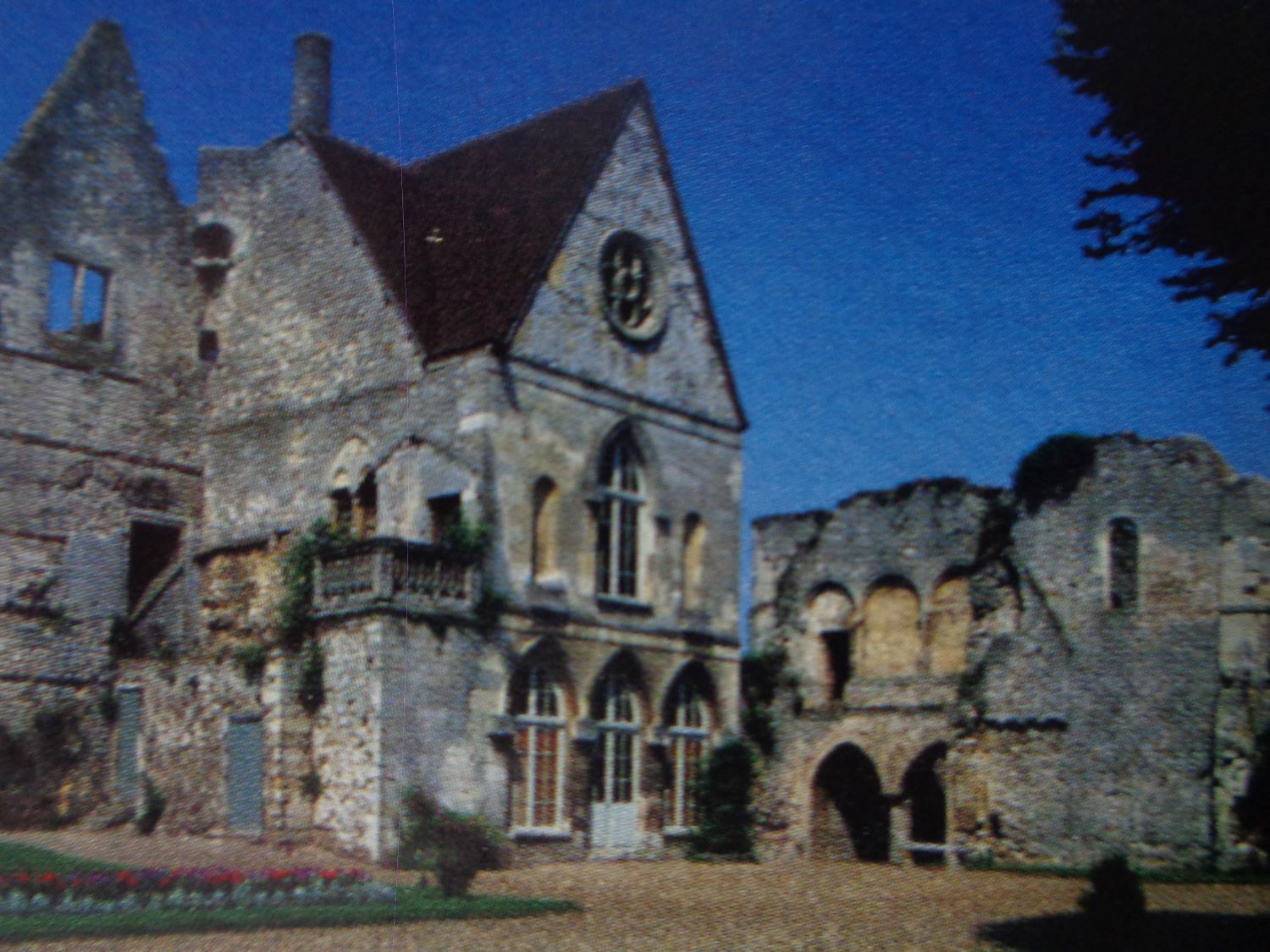 Senlis château royal vestiges c2005