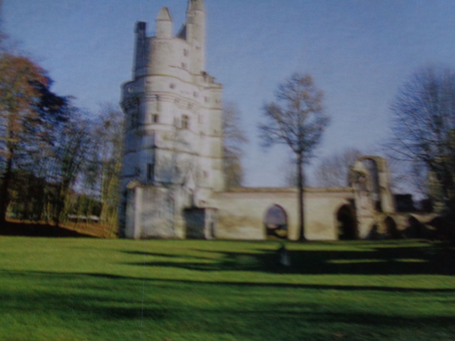 Septmonts Donjon château de septmonts c2009
