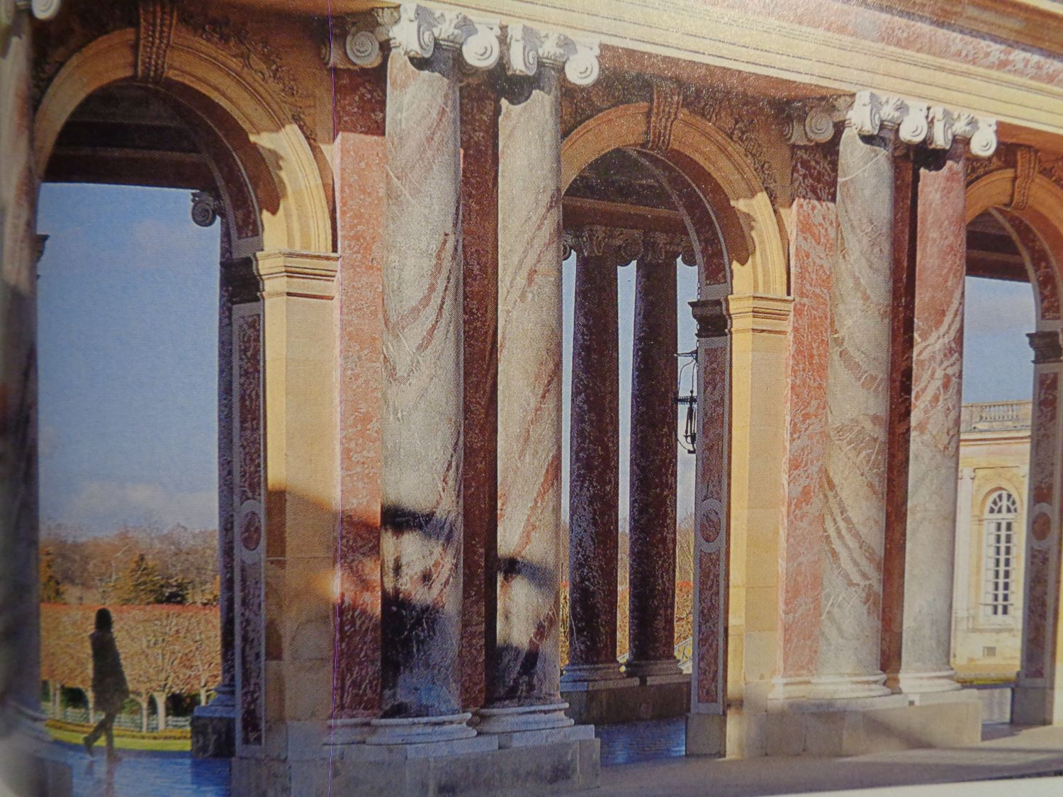 Versailles Grand Trianon allée des marbres bet loggia nord et midi mar09