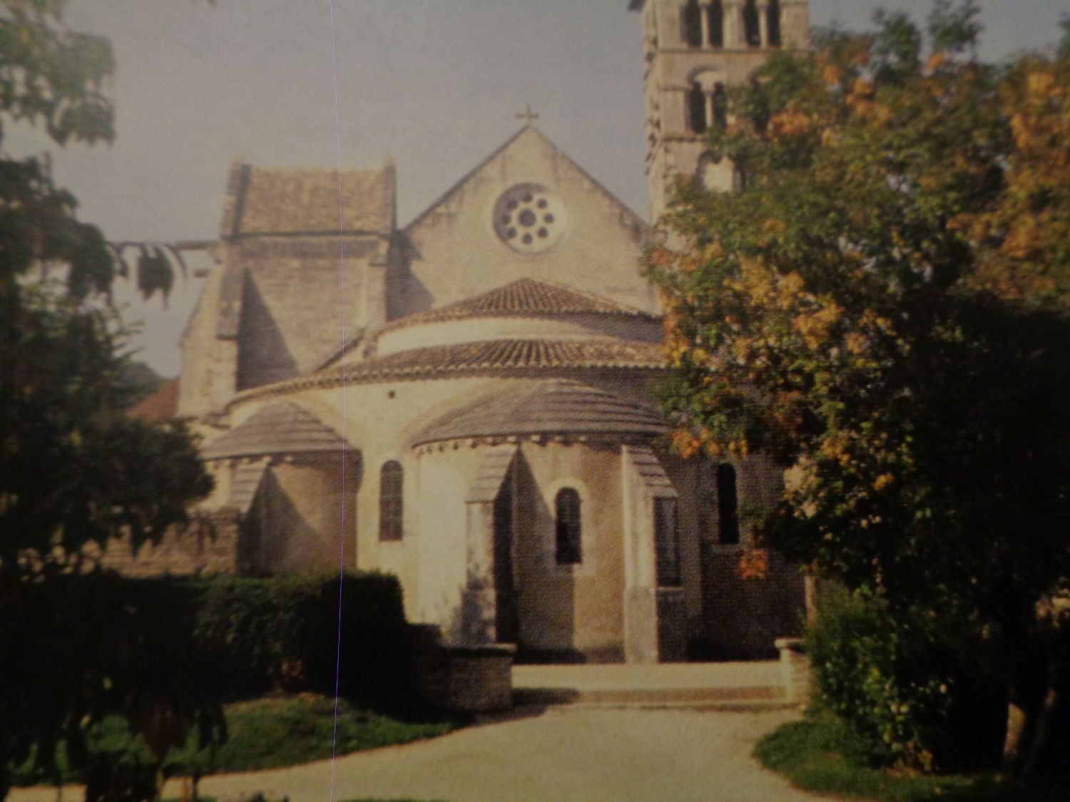 Vignory ch Saint Etienne chevet belltower c2008