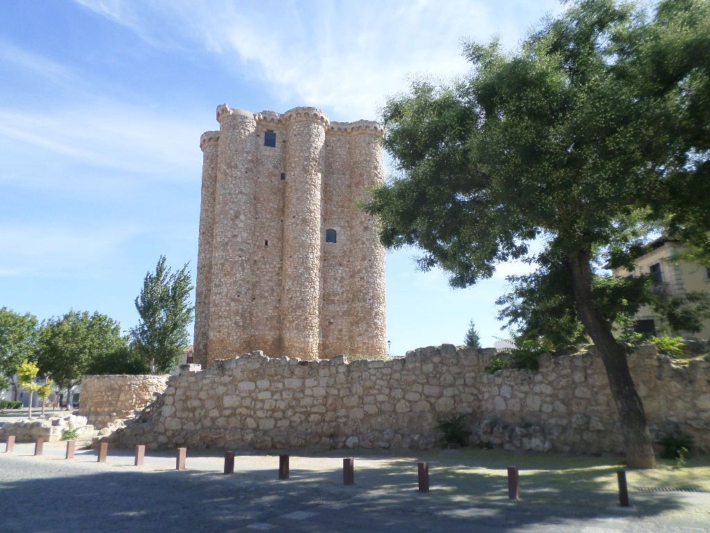 villarejo-de-salvanes-tower-of-hermandad-ruins-aug16