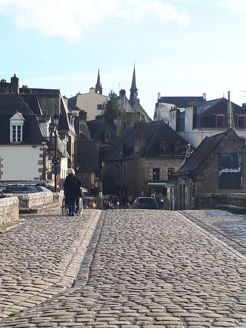Auray Saint Goustan stone bridge over up ch st sauveur nov24
