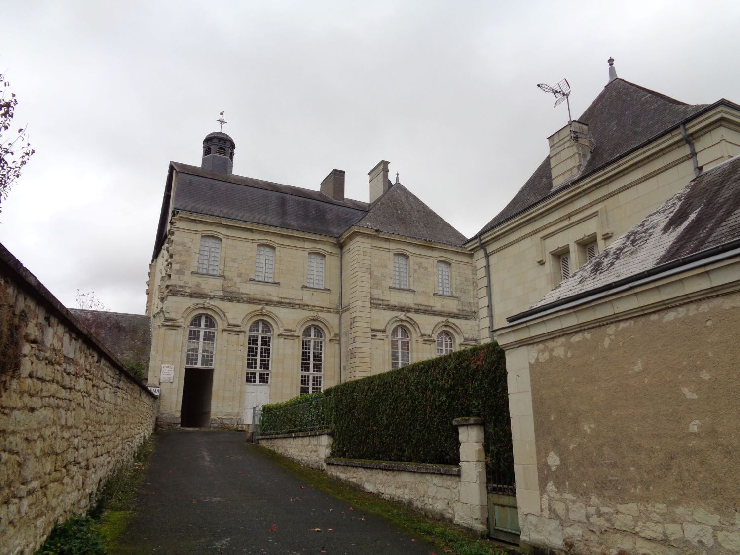 bourgueil-abbaye-st-pierre-entr-cinema-visits-nov21