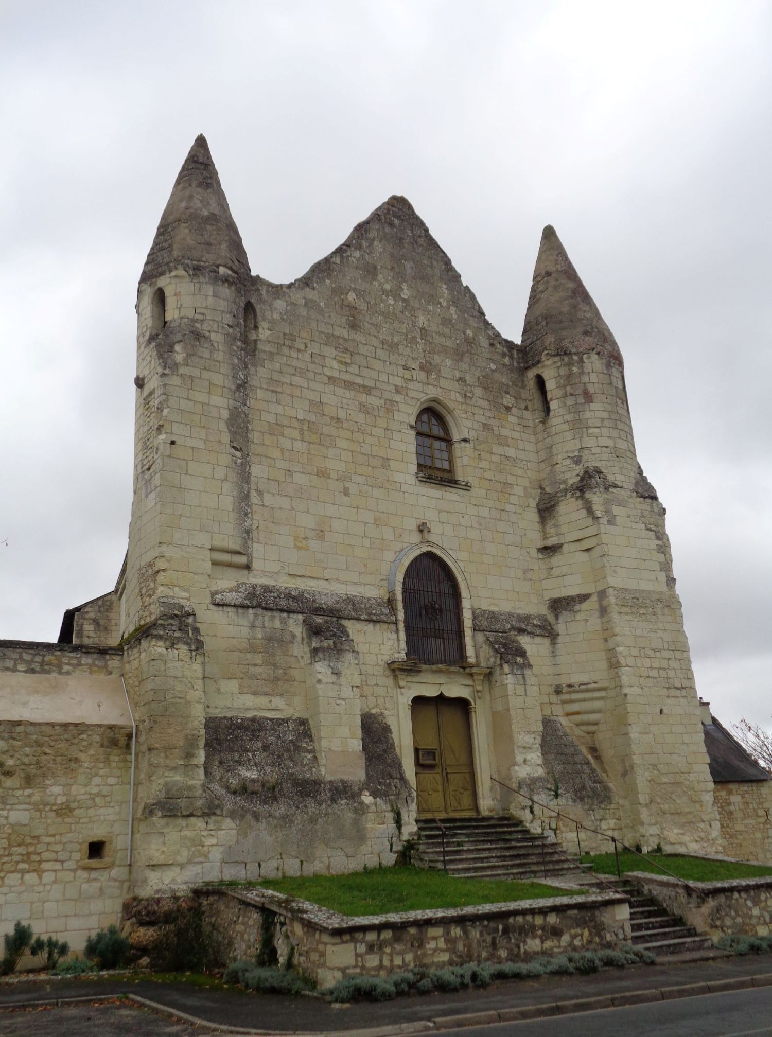 bourgueil-abbaye-st-pierre-front-nov21