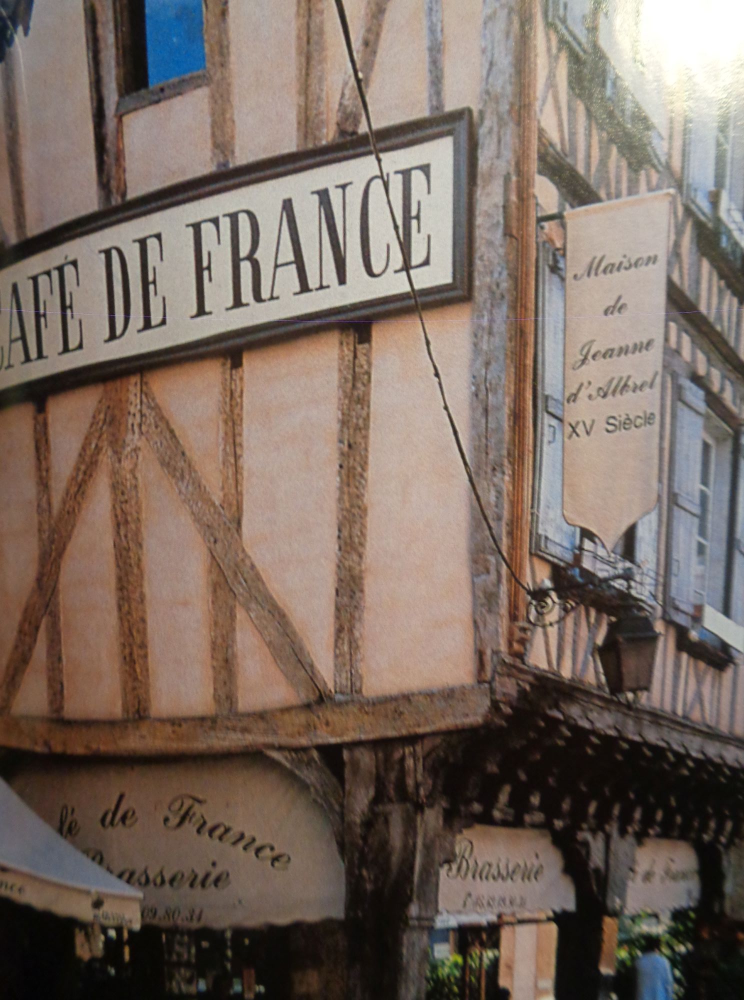 Eauze cafe de france pl d'armagnac maison jeanne albret c2009