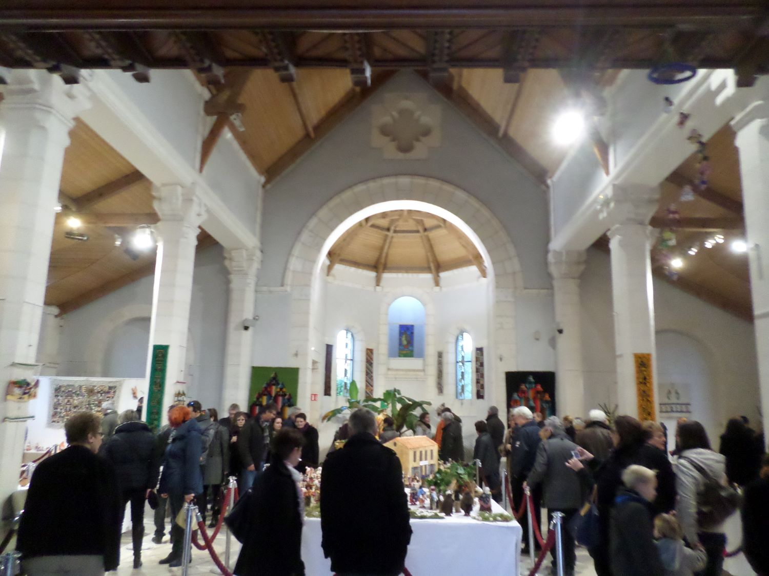 la-baule-chapelle-ste-anne-cultural-space-center-expo-creches-latin-america-dec15