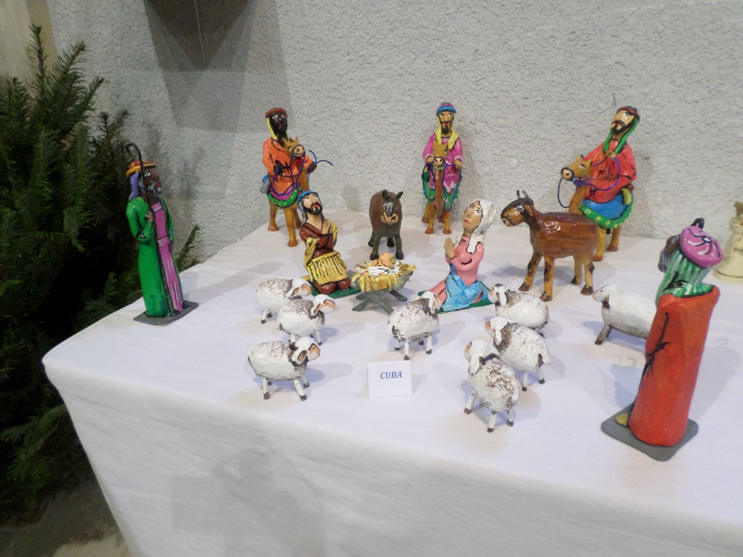 la-baule-chapelle-ste-anne-cultural-space-center-expo-la-on-cuba-dec15