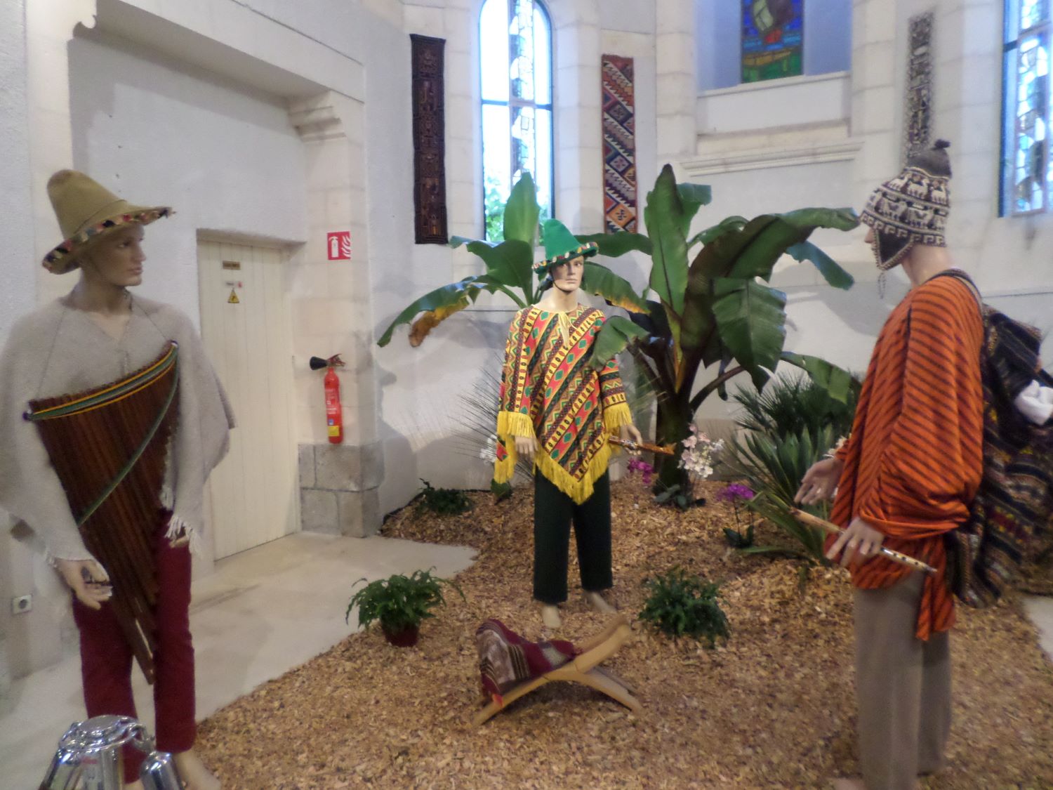 la-baule-chapelle-ste-anne-cultural-space-center-expo-latin-america-dec15