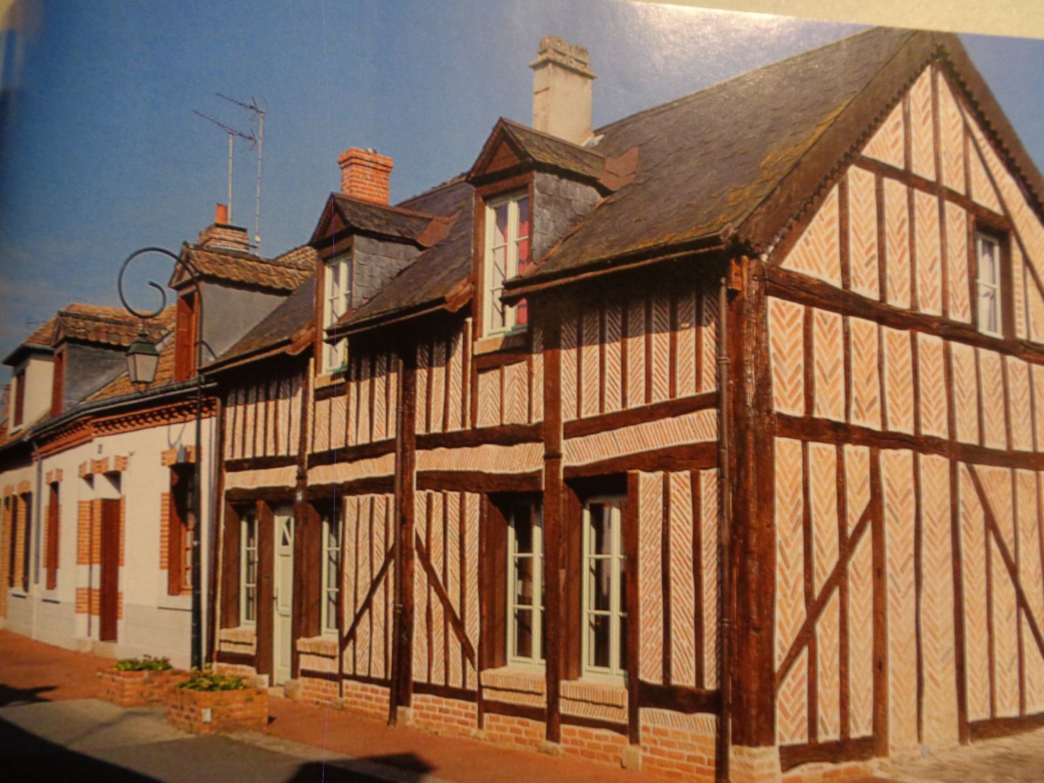 La Ferté Saint Aubin rue Masséna Maison solognote c2009