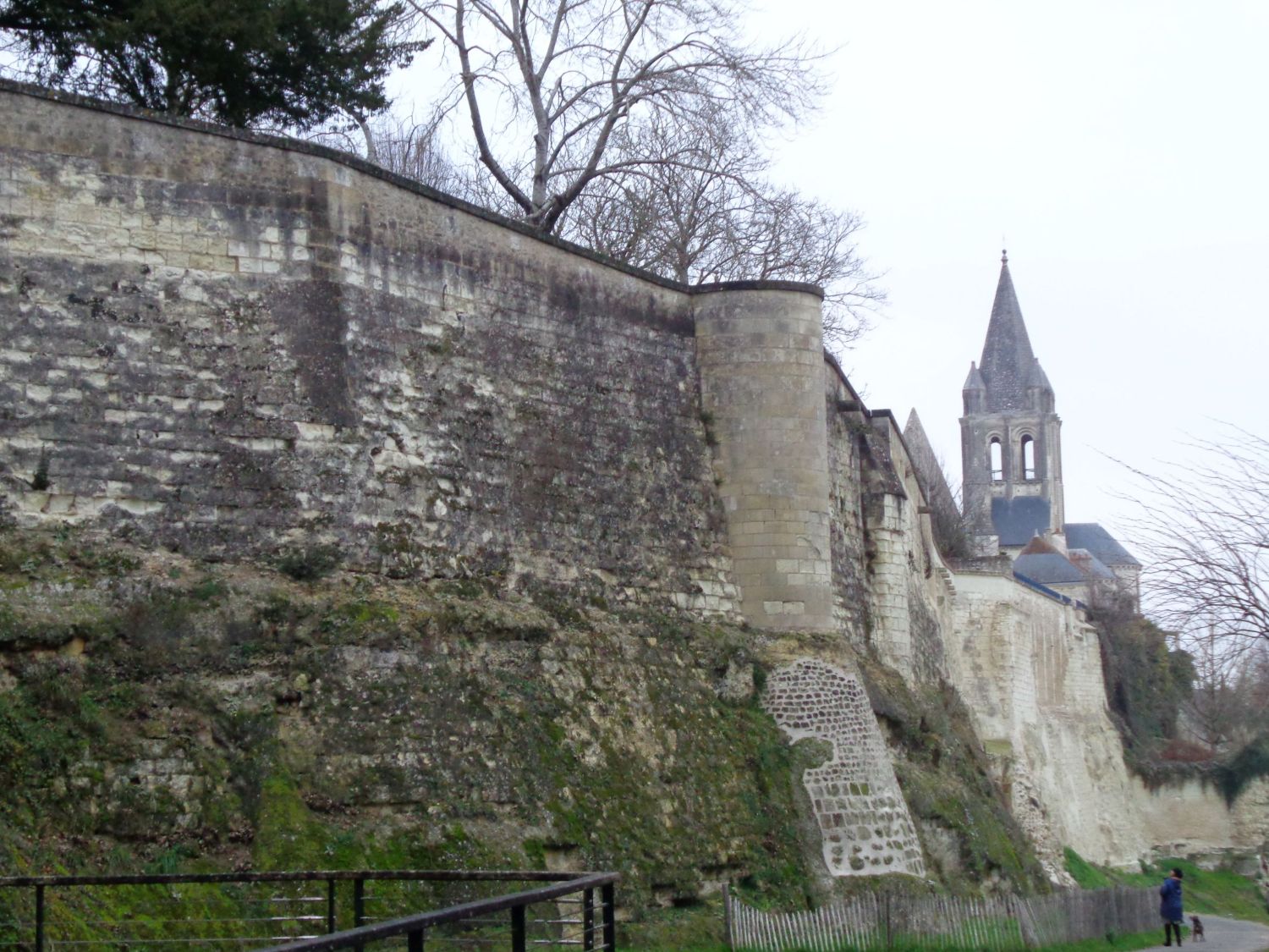 loches-forteresse-royal-castle-ramparts-ch-saint-ours-dec21
