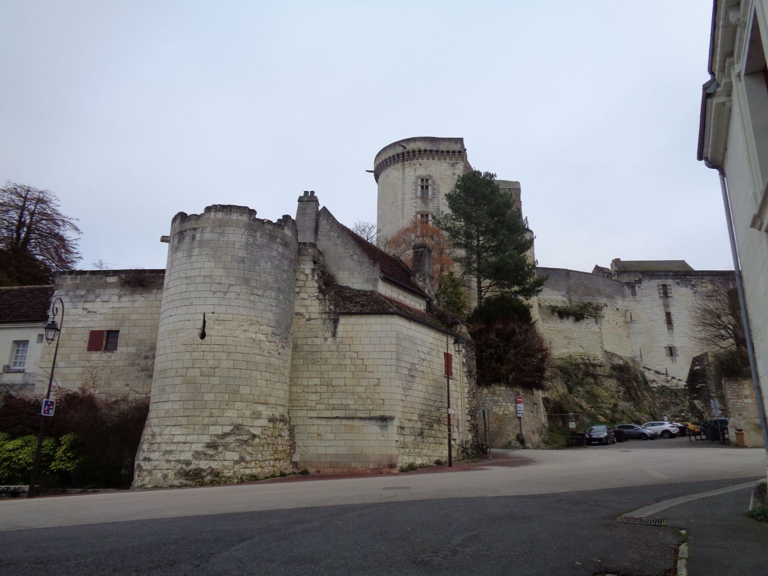 loches-forteresse-royal-castle-tower-dec21