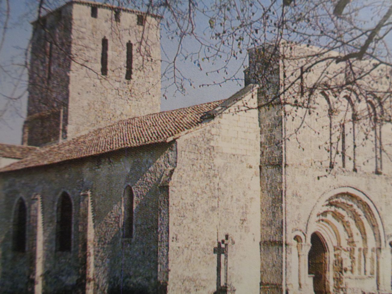 Moulis ch Saint Saturnin front romanesque c2009