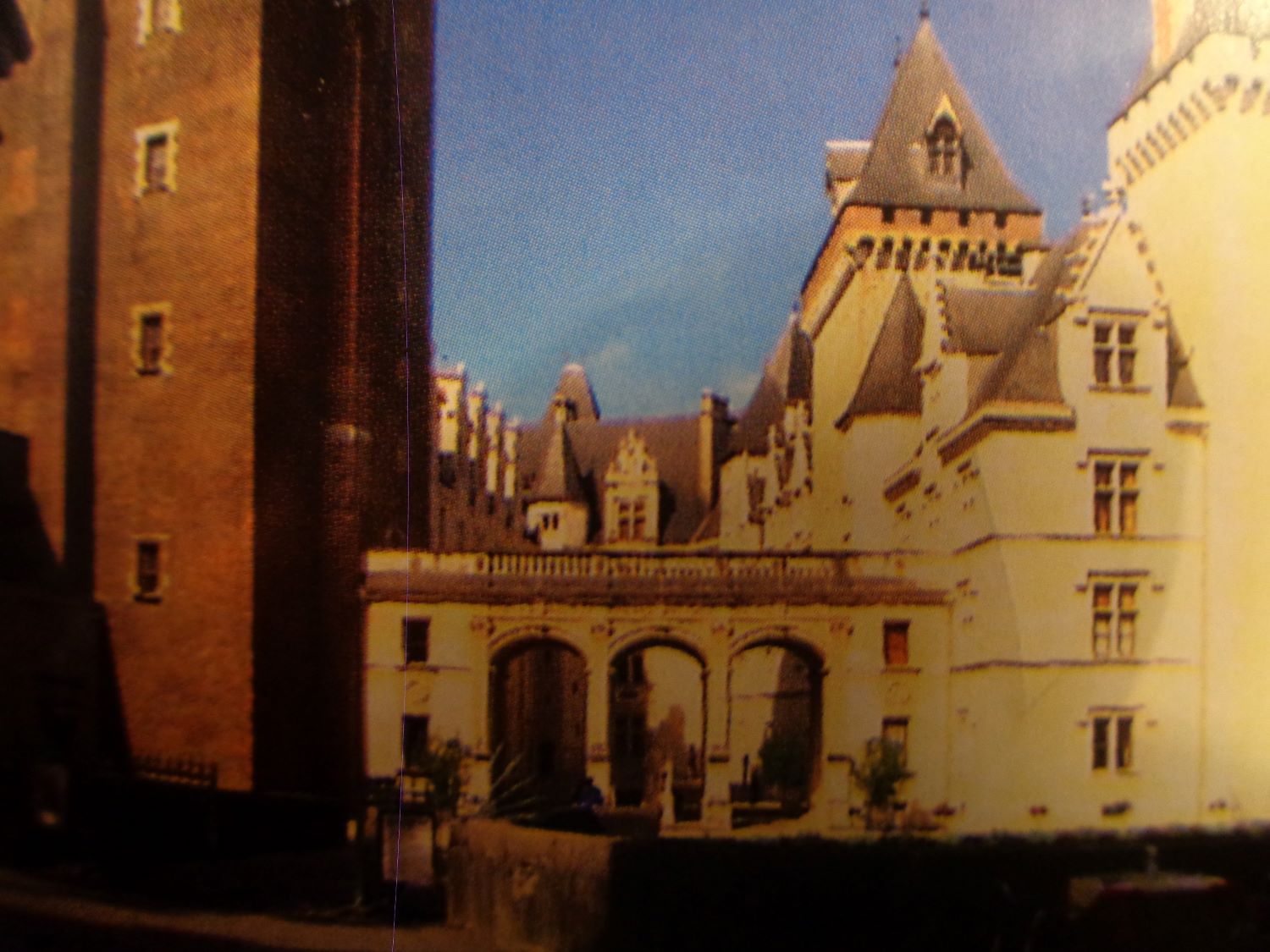 Pau château donjon gaston fébus left c2009