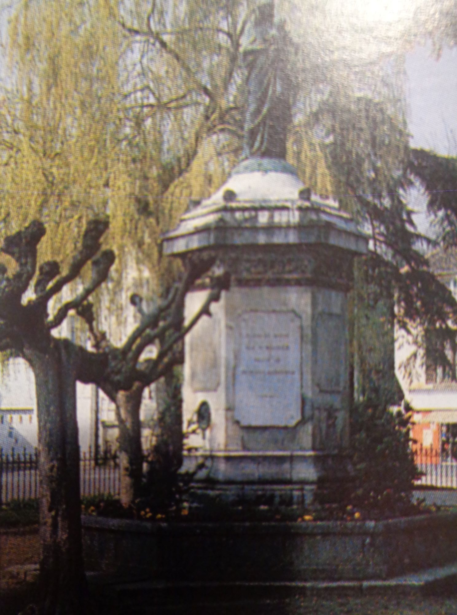 Rully place Saint Marie c2009