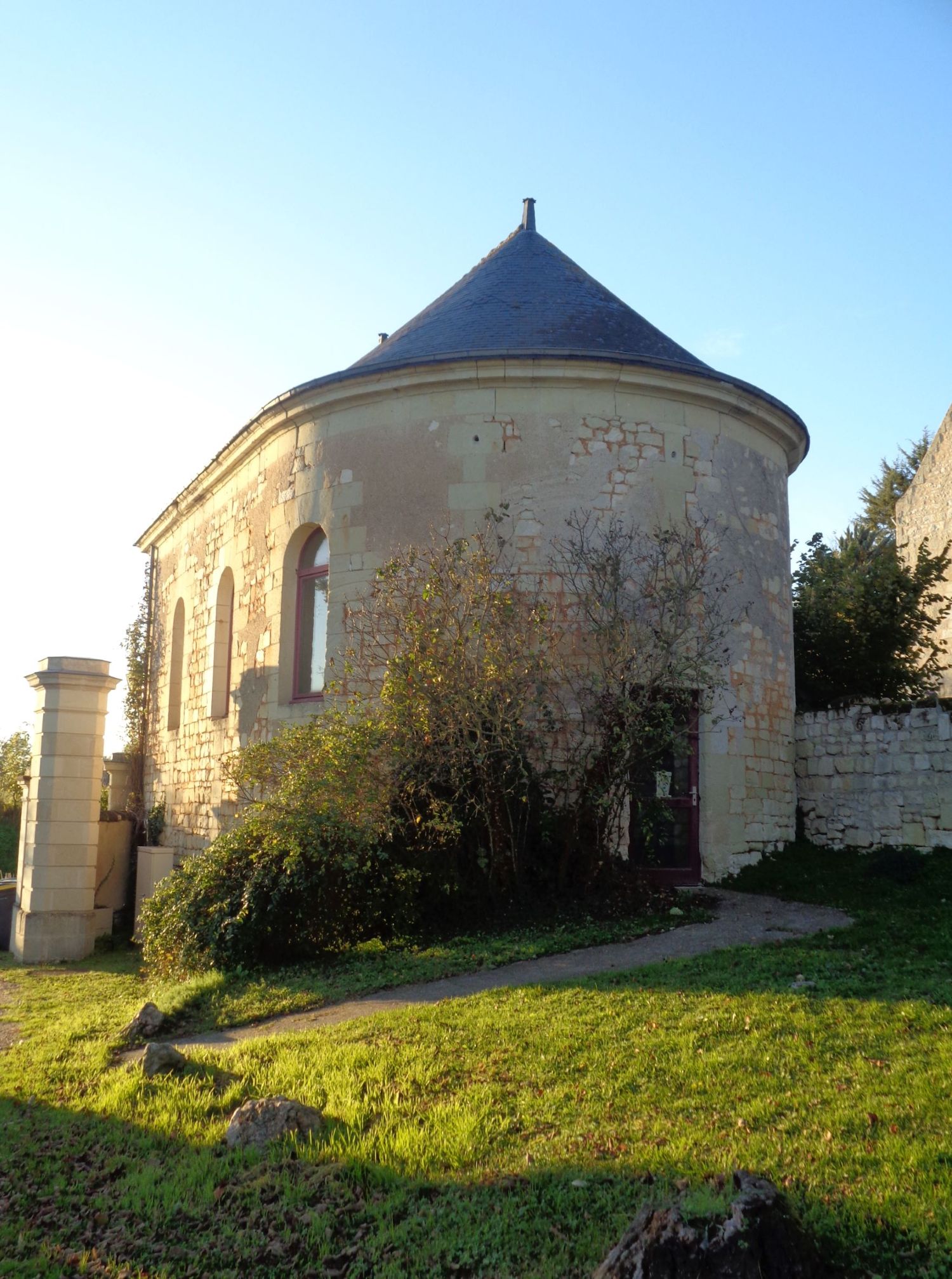 seuilly-abbaye-entr-chapel-now-seminars-nov22