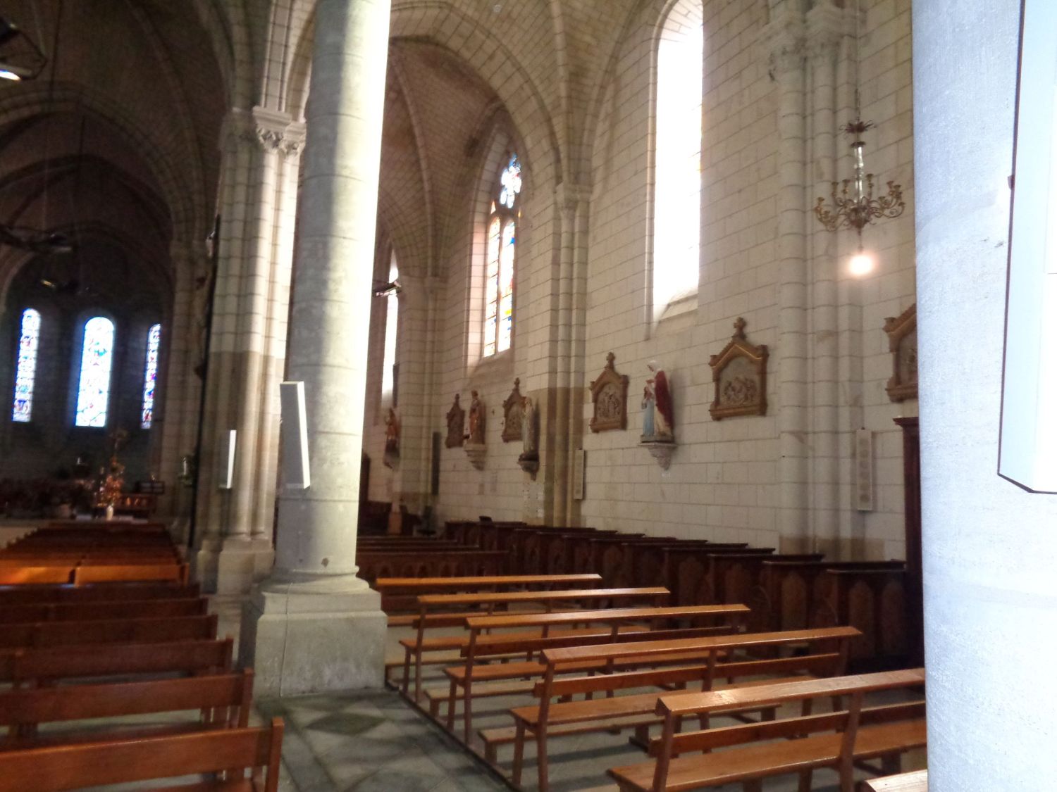 Ste Maure de Touraine ch Sainte Maure Sainte Britte right wall way of the Cross feb22