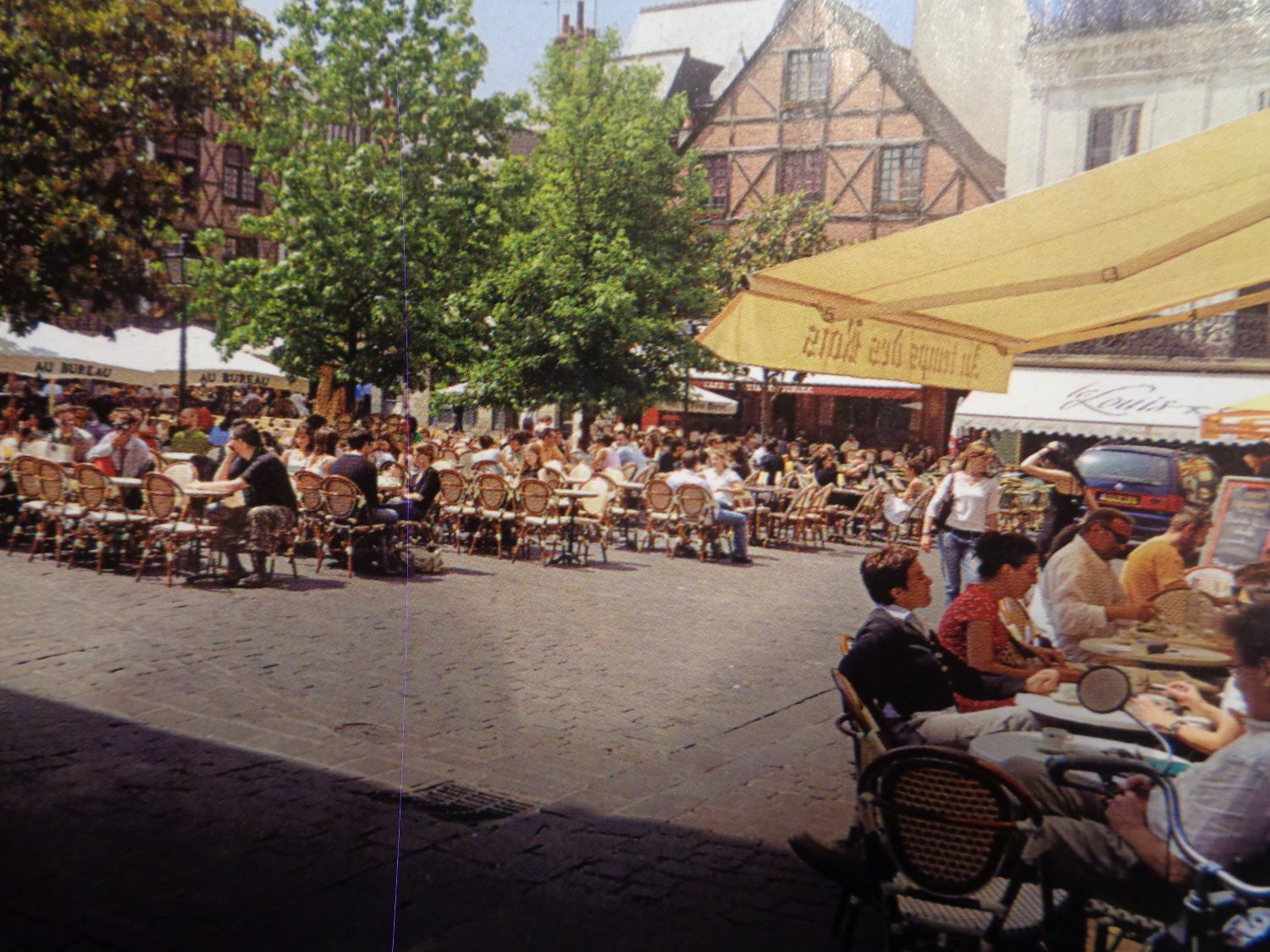 Tours Place Plumereau c2009