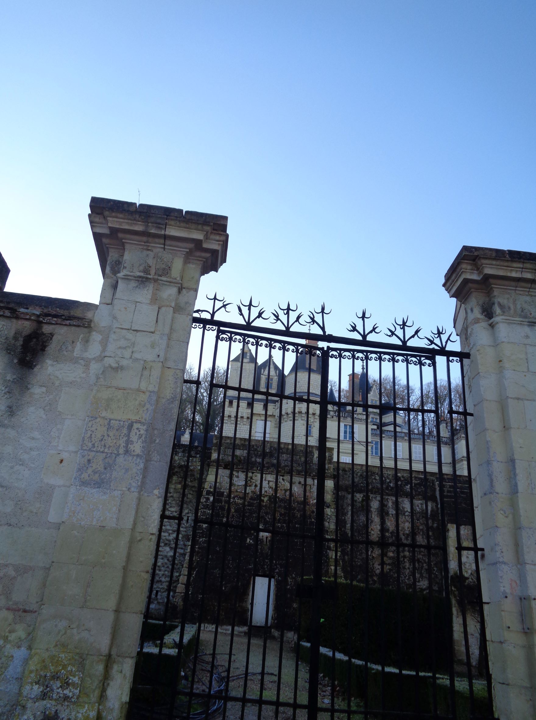 Usse castle gates feb22
