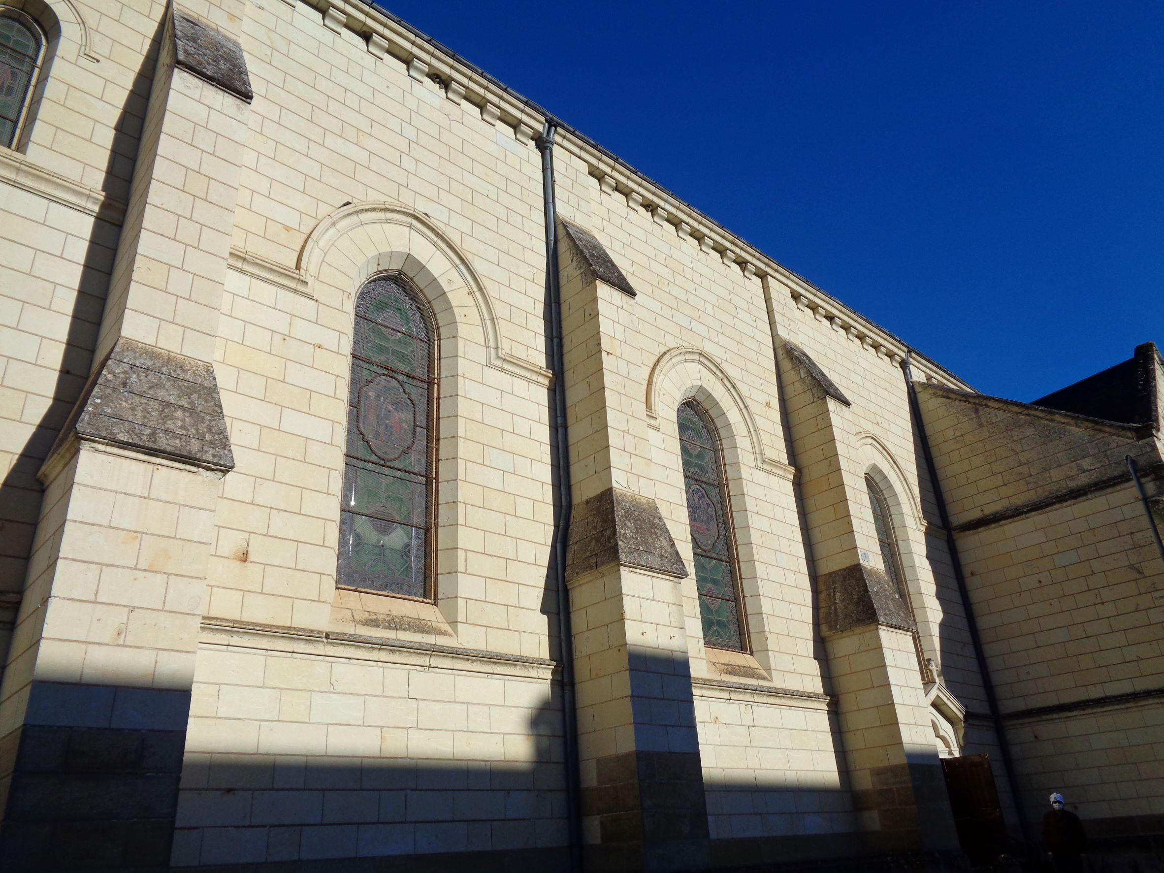 Usse ch ND de la Trinité side right NF feb22