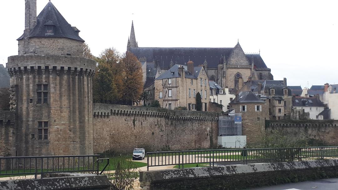 Vannes ramparts tour connetable et tour Poudriere nov24