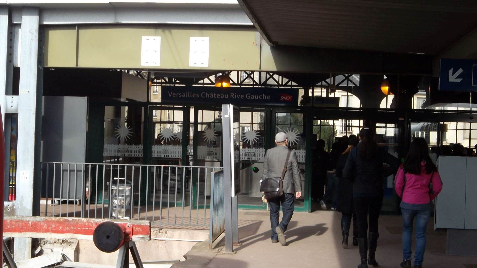 versailles-rer-c-rive-gauche-arriving-mar13