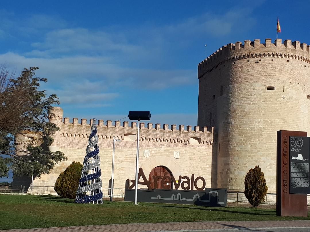 Arévalo castle left side dec24