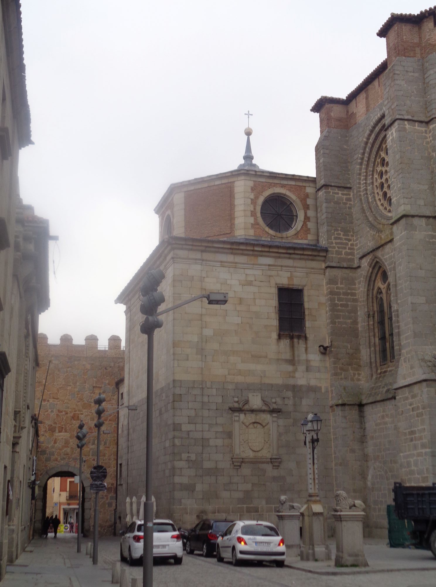 Avila Catedral San Salvador side left dec24
