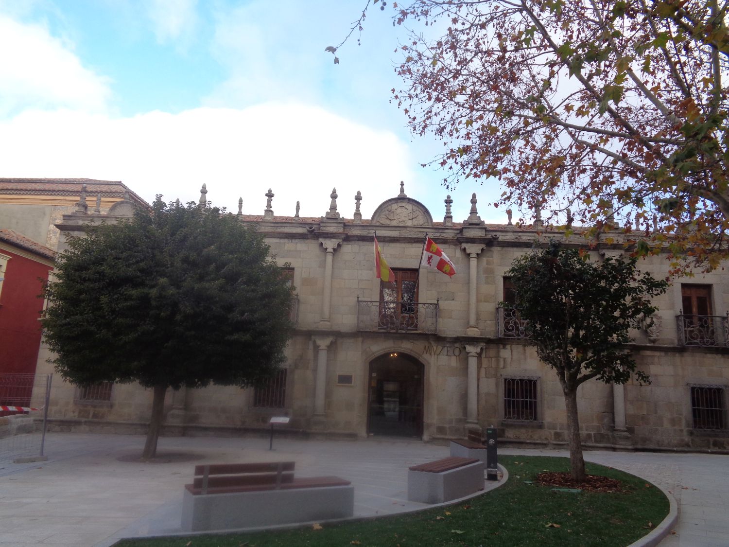 Avila palacio de los Deanes museo de Avila entr dec24