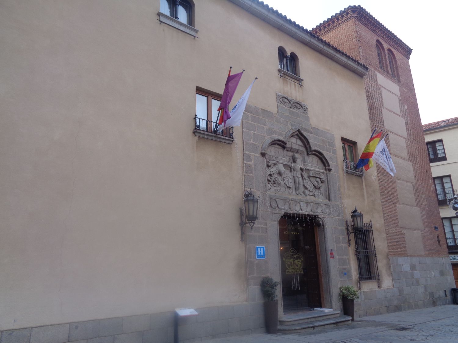 Avila Palacio de Valderrabanos front dec24