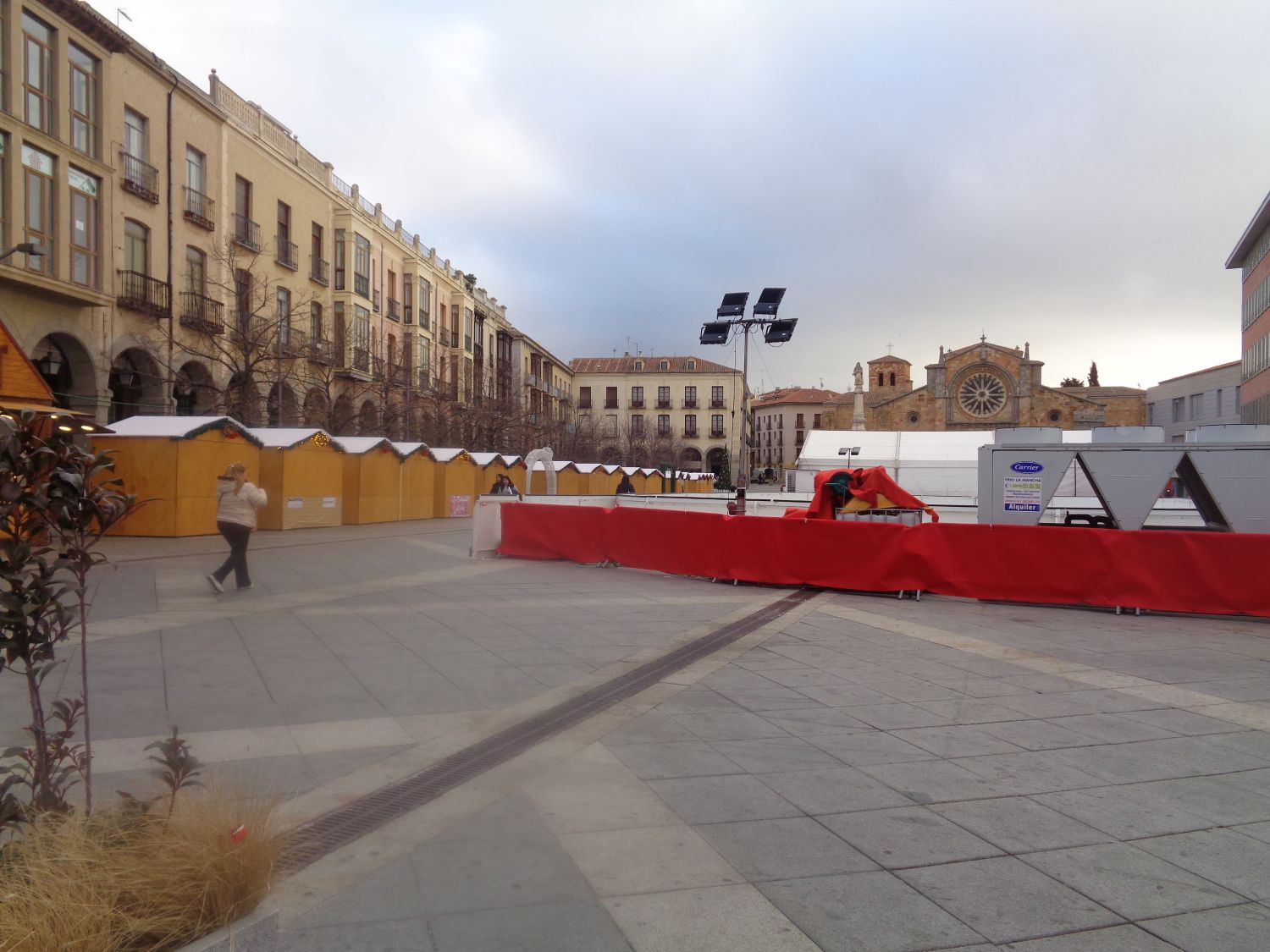 Avila plaza Santa Teresa dec24
