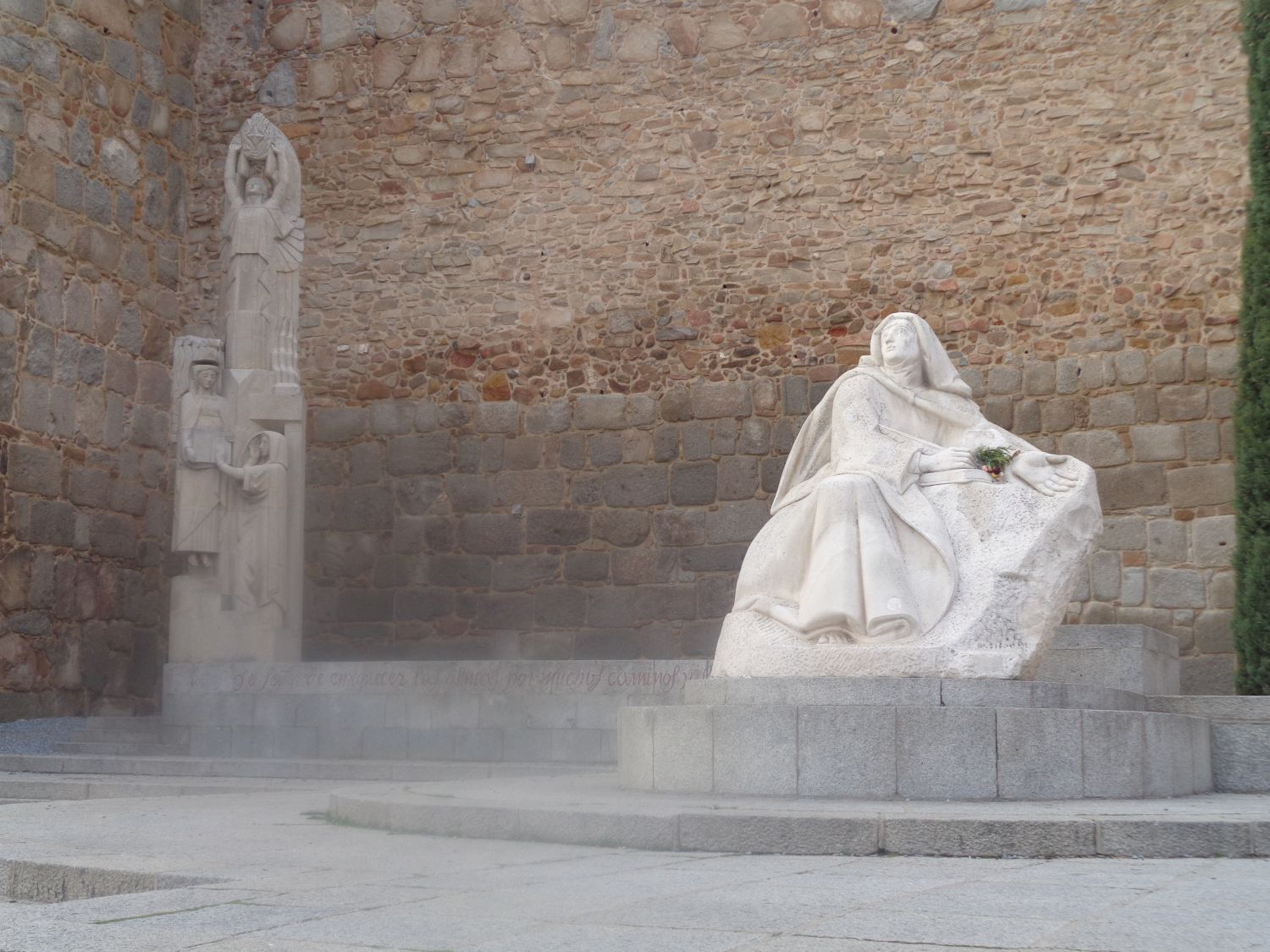 Avila puerta del alcazar mon Santa Teresa dec24