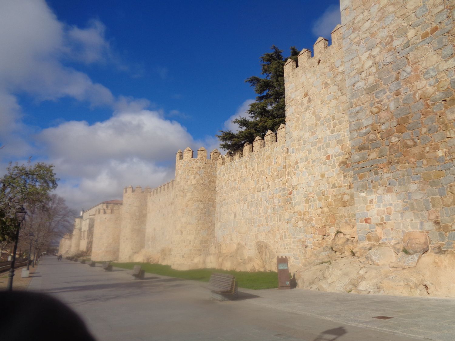 Avila walls paseo del Rastro dec24