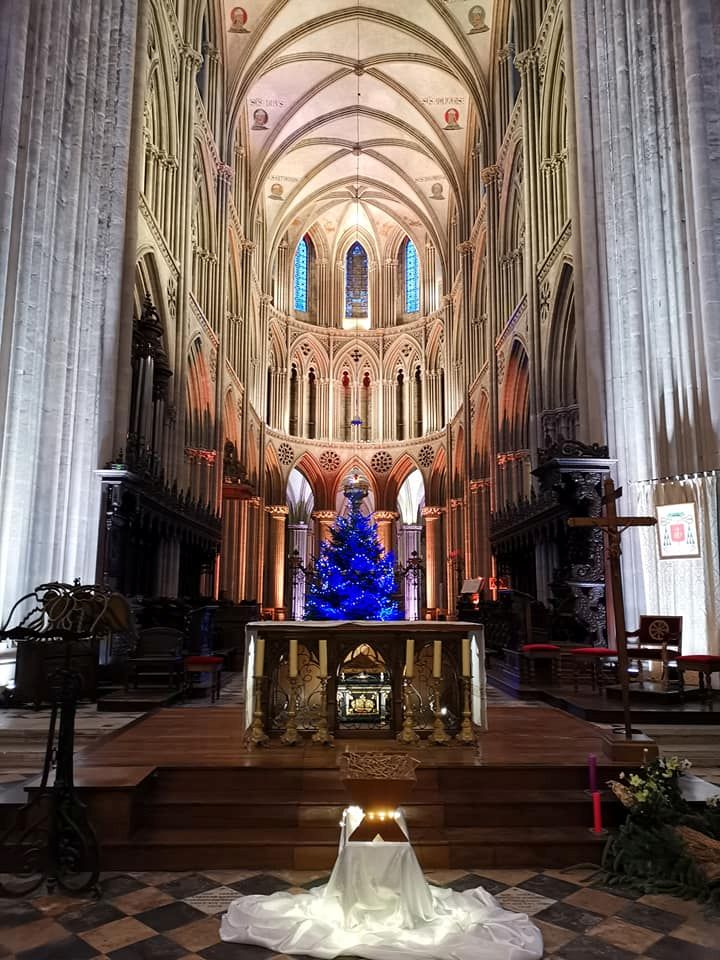 Bayeux Cathédrale Notre Dame altar c2023