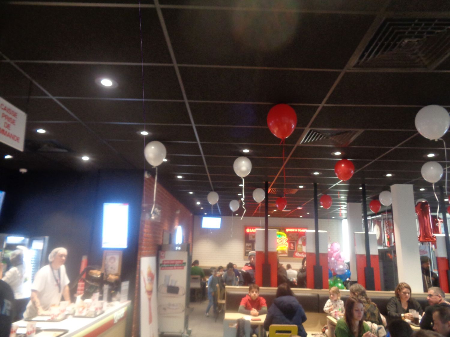 Bayonne Quick burgers A63 sortie 6 for lunch inside dec24